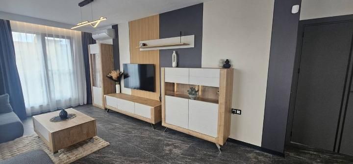 Дава се под наем Тристаен апартамент в Пловдив, Център - 130 кв.м за 1250 € - Снимка #2