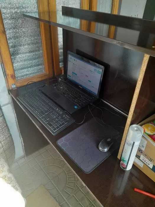 Админ столи сотилади. Компьютерхоналар, кассалар учун