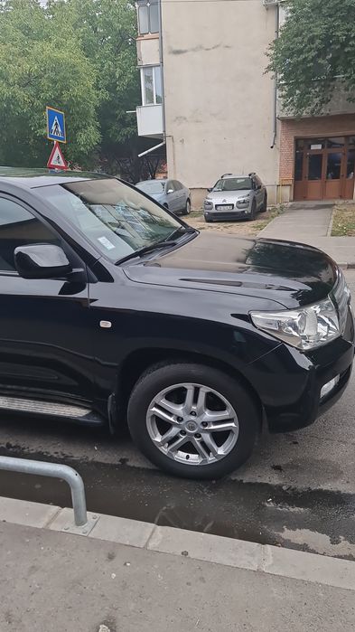 Vând Toyota Land Cruiser V8