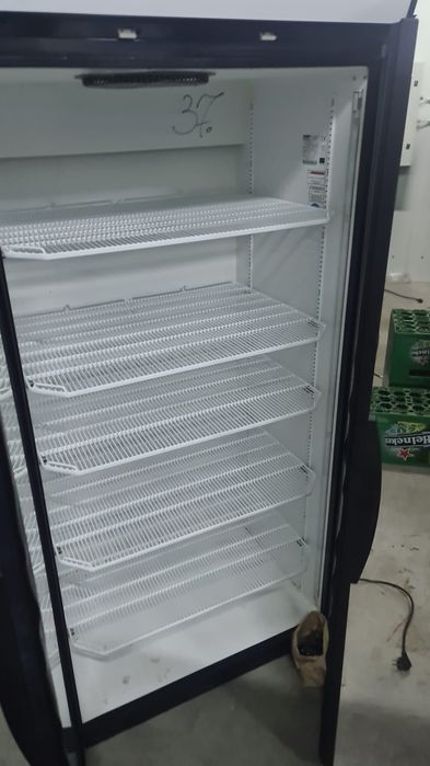 Vitrina frigorifica dublă băuturi lactate flori