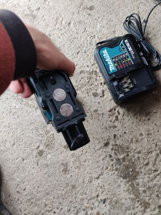 Nivelă Laser Makita SK105GD verde