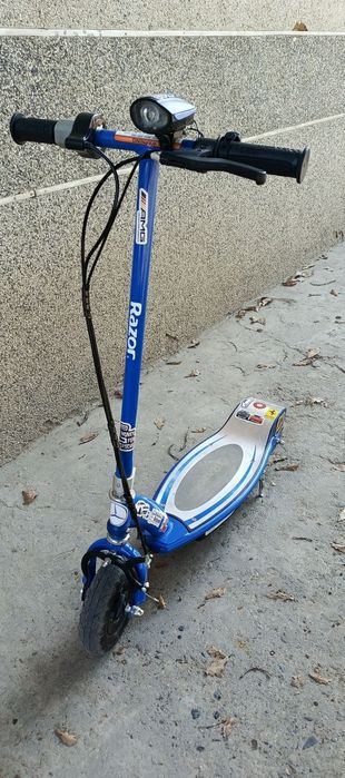 Электронной самокат модель Reminder.