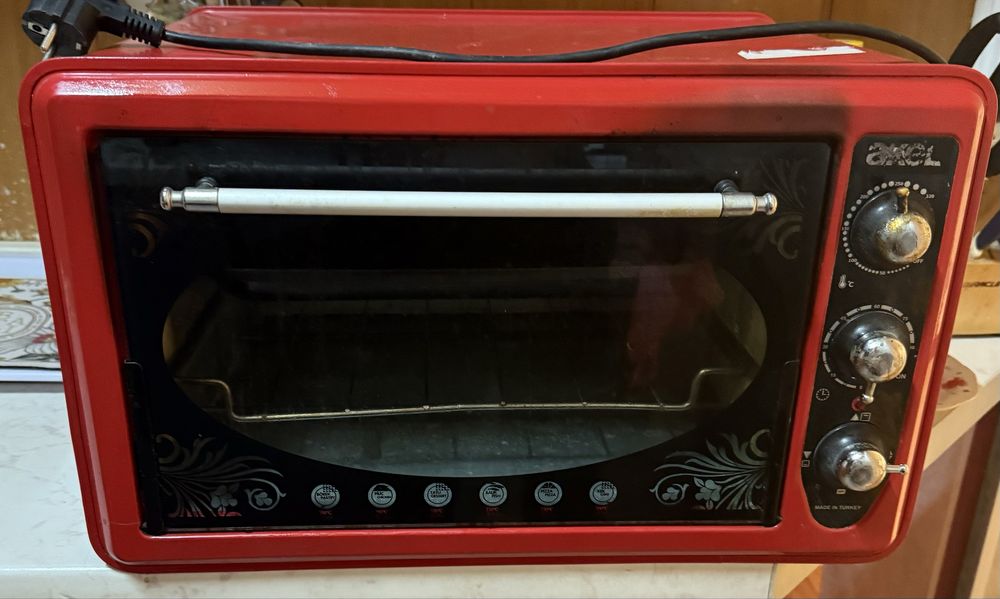 Продаю духовку хорошем состаение