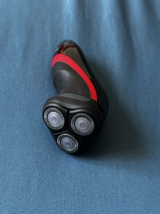 Aparat de ras Philips Series 1000