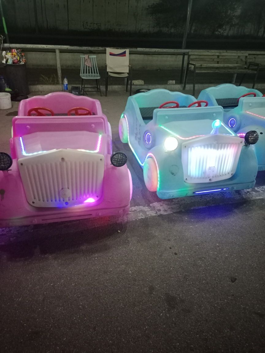 Светящии машиныы