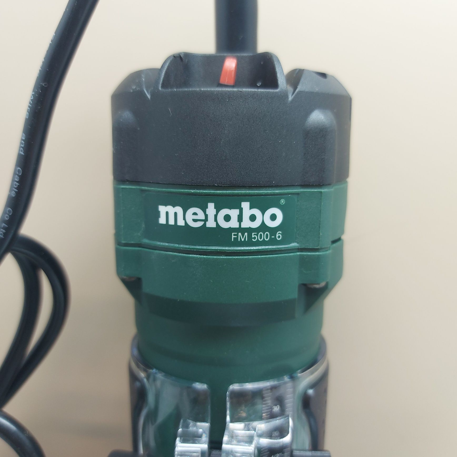 Оберфреза за кантове Metabo FM500-6