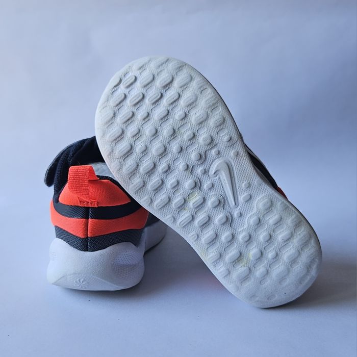 Обувки NIKE Revolution 7