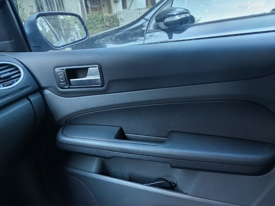 Ford focus 2 1.6 benzina