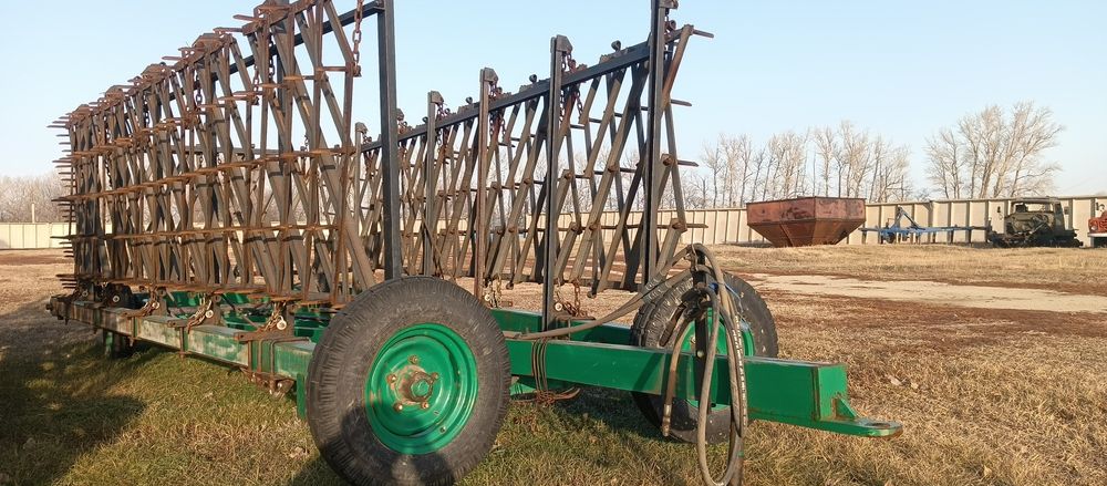 Продам бороны ,плуг на к700 и культиватор к700