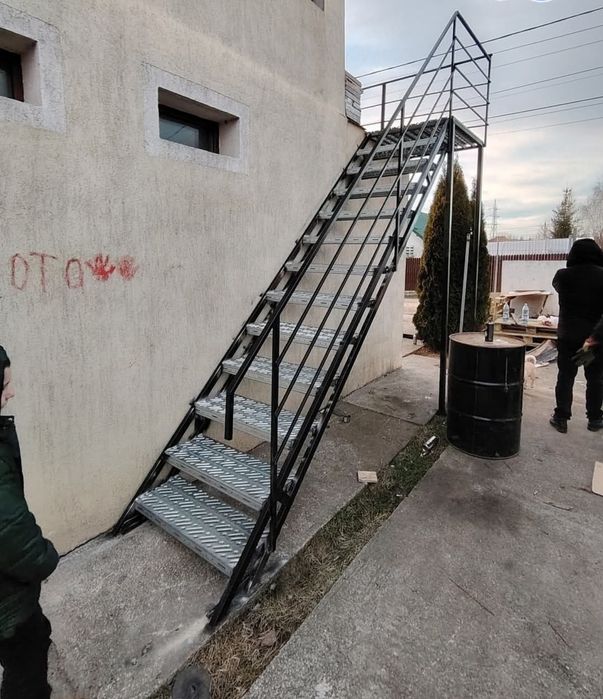 scarii metalice zincate exterioare și pentru incendii , platforme, pod