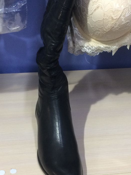 Продам женские,зимние сапоги