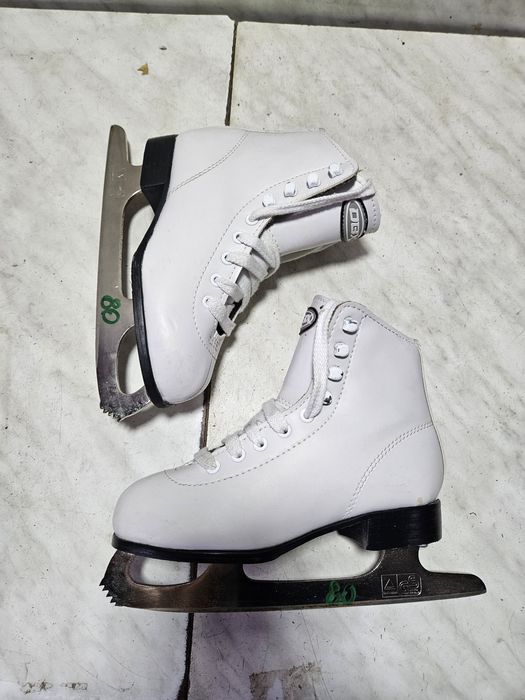 Patine 80 gheata patinaj artistic DBX  marime  30  ( 19  cm)