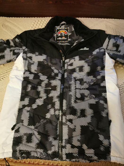 Продавам мъжко зимно яке Ellesse