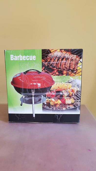 Barbeque, gratar rotund cu capac, nou