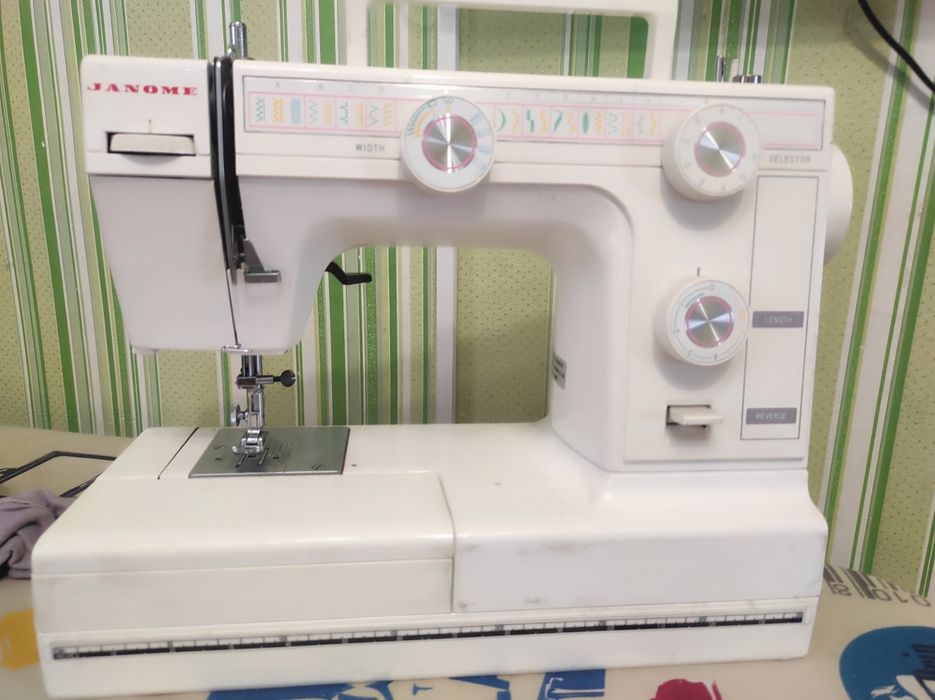 Швейная машинка б/у