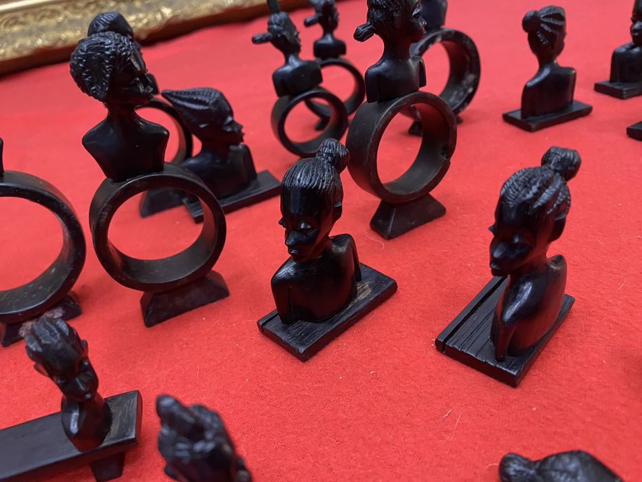 Африкански абаносови пръстени и поставки Кения 1920