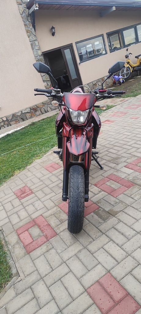 motocicleta Yamaha xt660