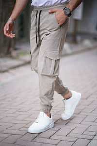 Pantaloni unisex Nike , material licra 

Negru Xl