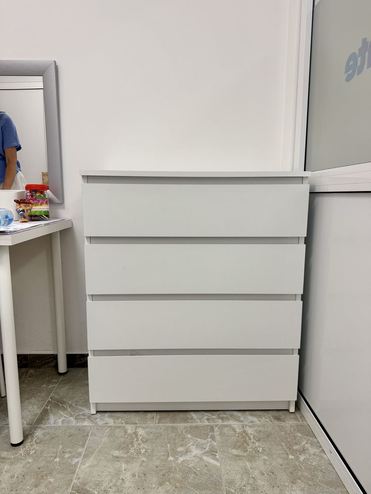 Бял скрин 80x40x94 см – отлично състояние