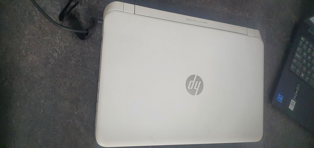 Laptop HP Pavilion 15, AMD A8 + Radeon Graphics