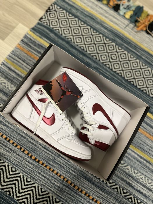 Jordan 1 high metallic burgundy
