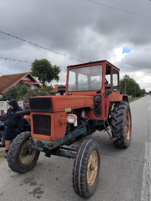 Vand utb 650. cu servo pe danfus tractorul merge foarte bine