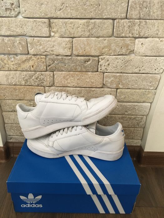 Adidas continental 80