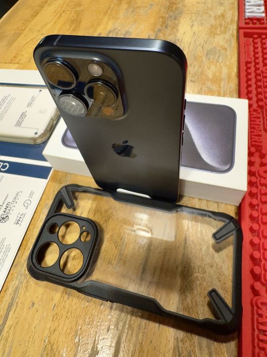 iPhone 15 Pro — Midnight