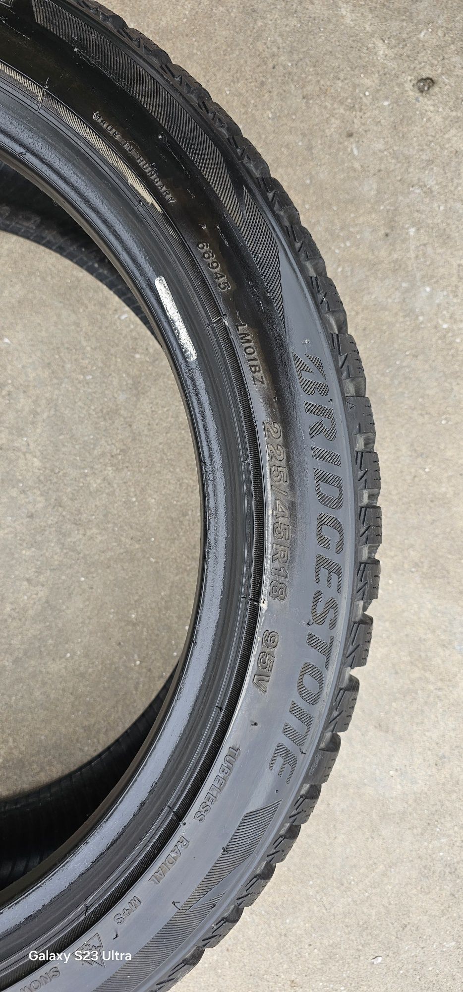 Bridgestone Blizzak 225/45R18