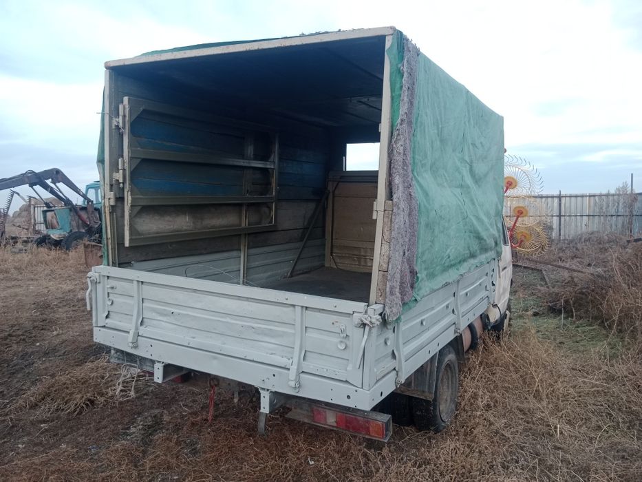 Газель продам  двигатель стуканул