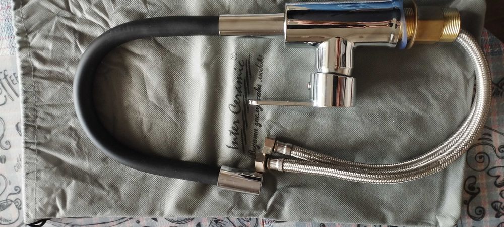 Смесител за кухня с гъвкава лебетка