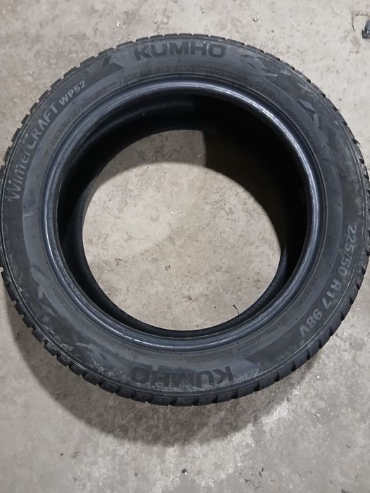 Kumho Wintercraft 225/50 R17 98V