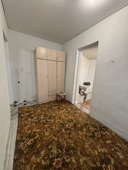 Сдам пол дома с отдельным входом из 3 жилых комнат