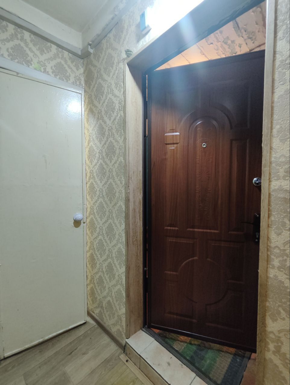 2 х комнатную Сергели Спутнике 9. Аренда в деревянном доме с огородом
