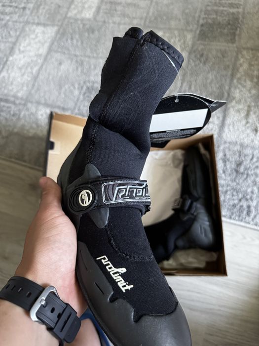 Papuci de neopren pentru sporturi acvative!