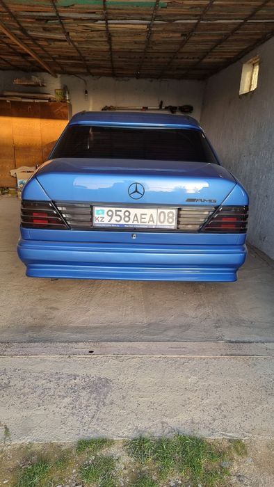 Задние фонари 124 мерс