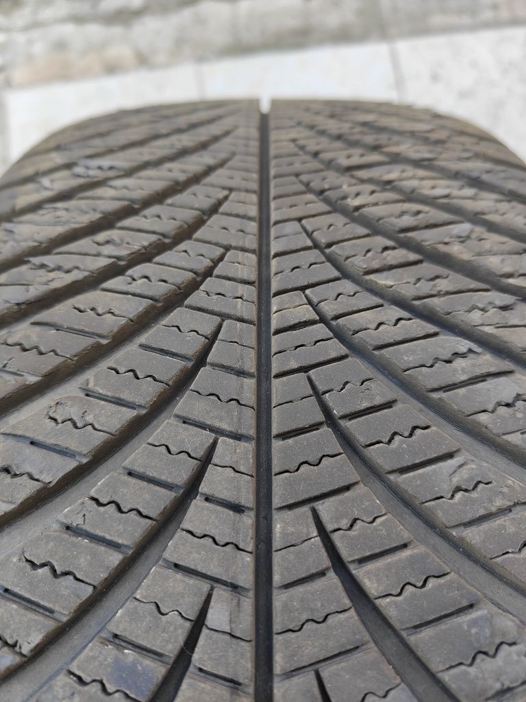 4 бр. всесезонни гуми Goodyear 215/50 R17