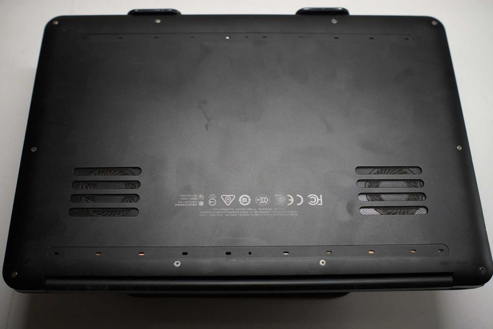 Razer Blade 14 (2016) i7-6700HQ, GTX 1060, 16GB RAM, 512GB SSD, QHD+