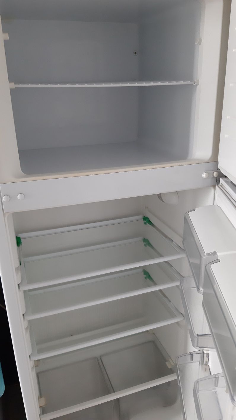 2хкамерный холодильник/Встраиваемый духовой шкаф/варочная поверхность