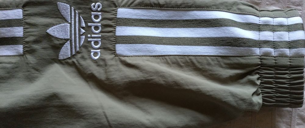 Jacheta Adidas pentru barbati