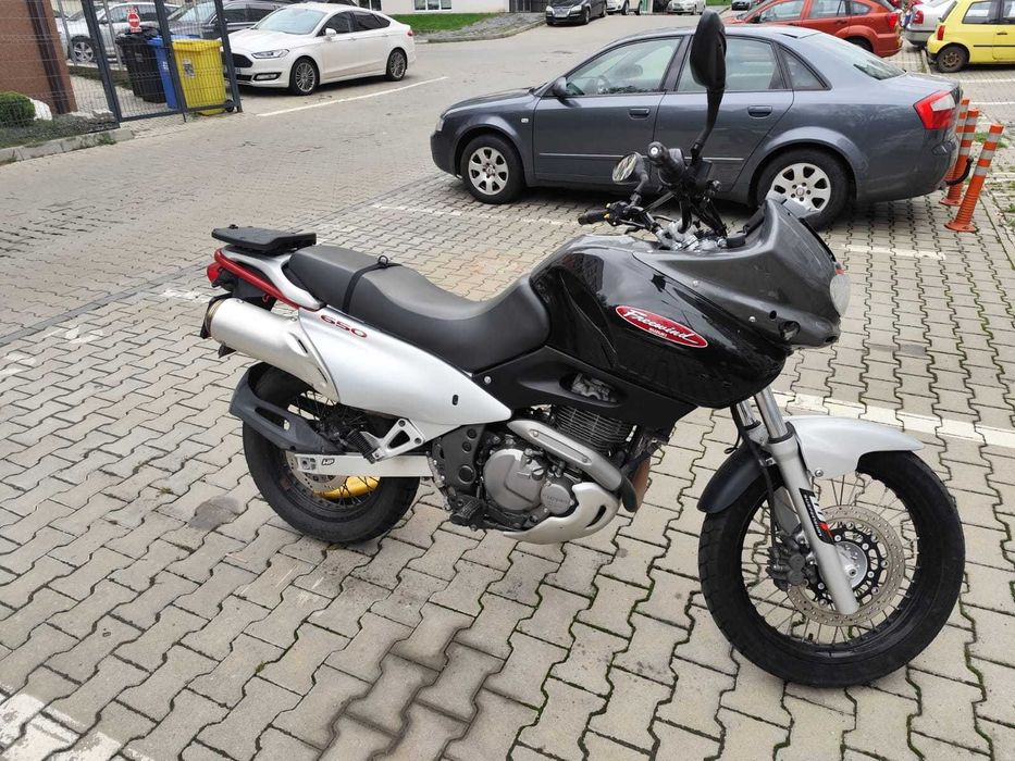 Moto Suzuki Freewind (A2)