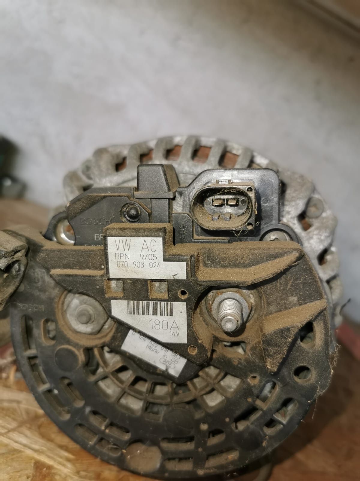 Alternator Volkswagen t5 motor 2.5