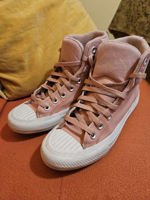 Кожени кецове на Converse