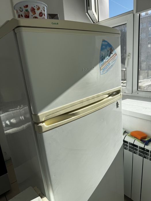 Холодильник б/у.