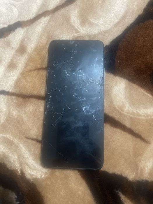 Vand telefoane stricate