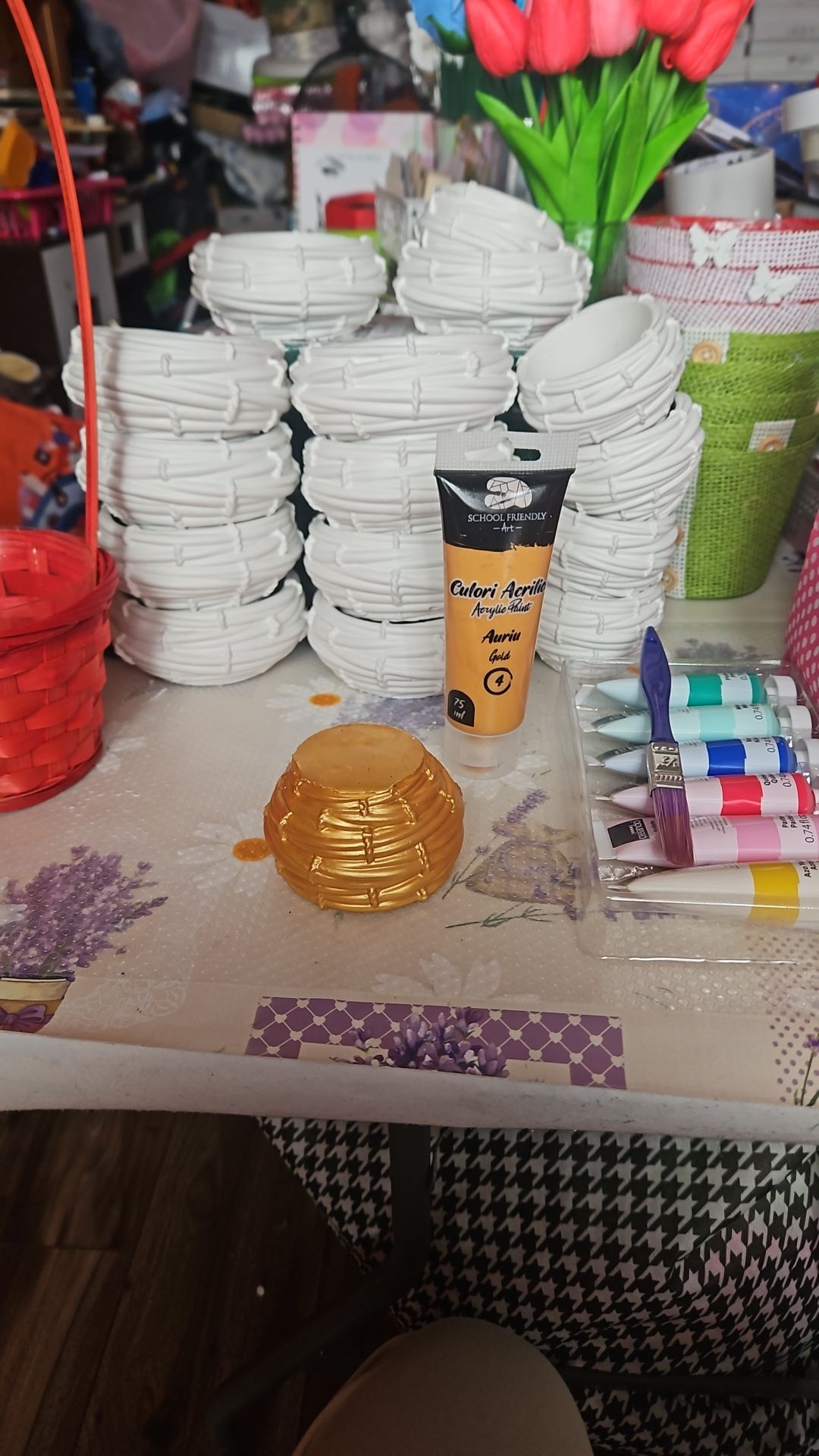 Ghivece din praf ceramic în doua mărimi realizate handmade