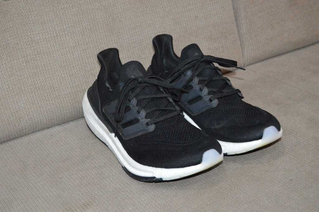 Incaltaminte alergare ADIDAS UltraBoost Light 43 1/3