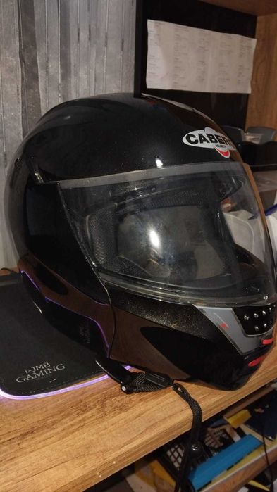 Каска CABERG Justissimo