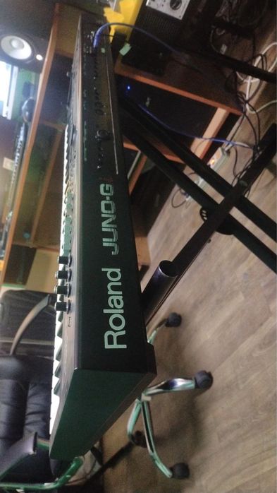 Roland juno Gi .
