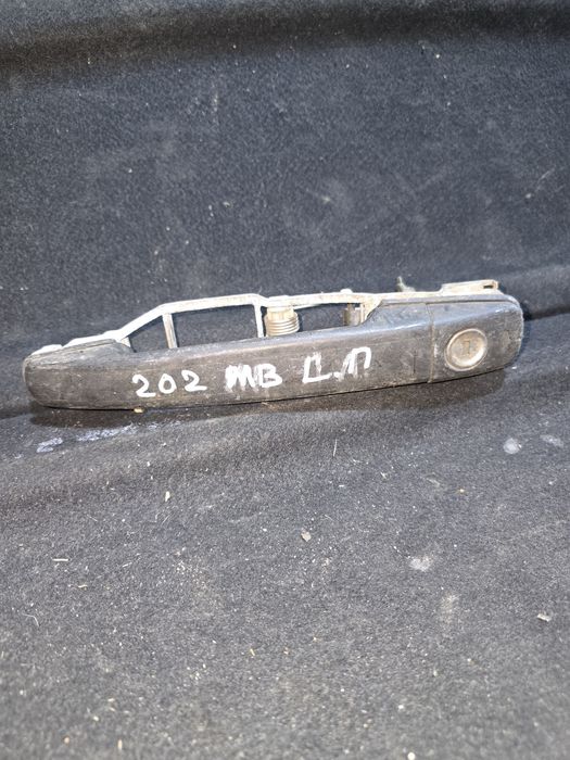 Ручка передняя левая Мерседес Мерс с180 цешка 202 Mercedes w202 c180